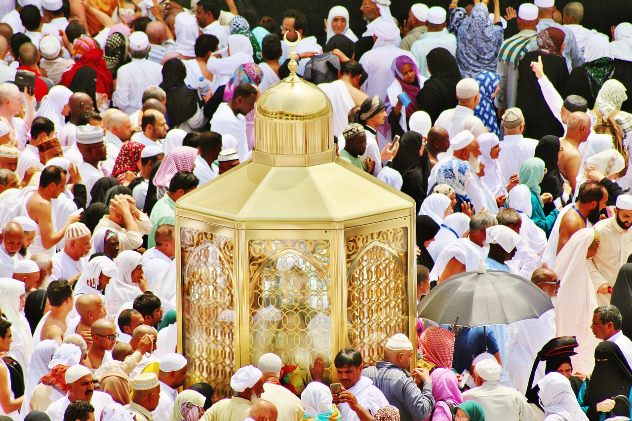 Makkah travel planning scene for DIY Umrah