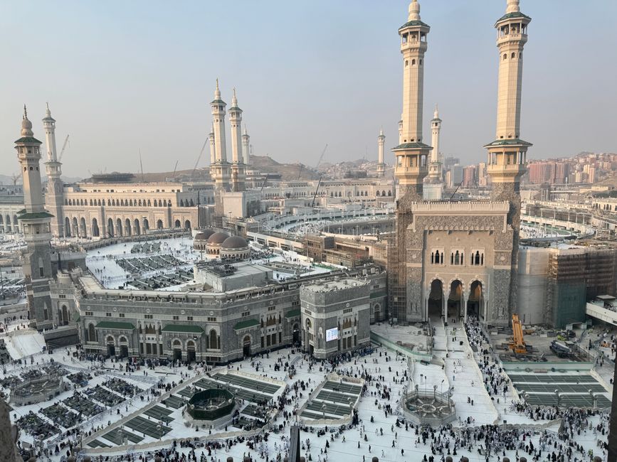 Aerial view of Masjid al-Haram and the Kaaba in Makkah, Saudi Arabia